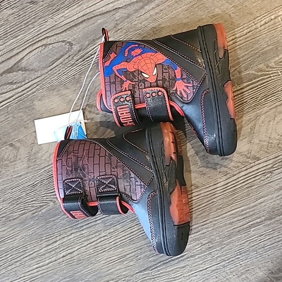 Marvel Spider-Man Light Up Winter Boots - Picture 5 of 8
